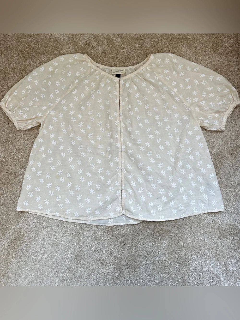 Universal Thread Cream Floral Print Short Sleeve Blouse – Size L